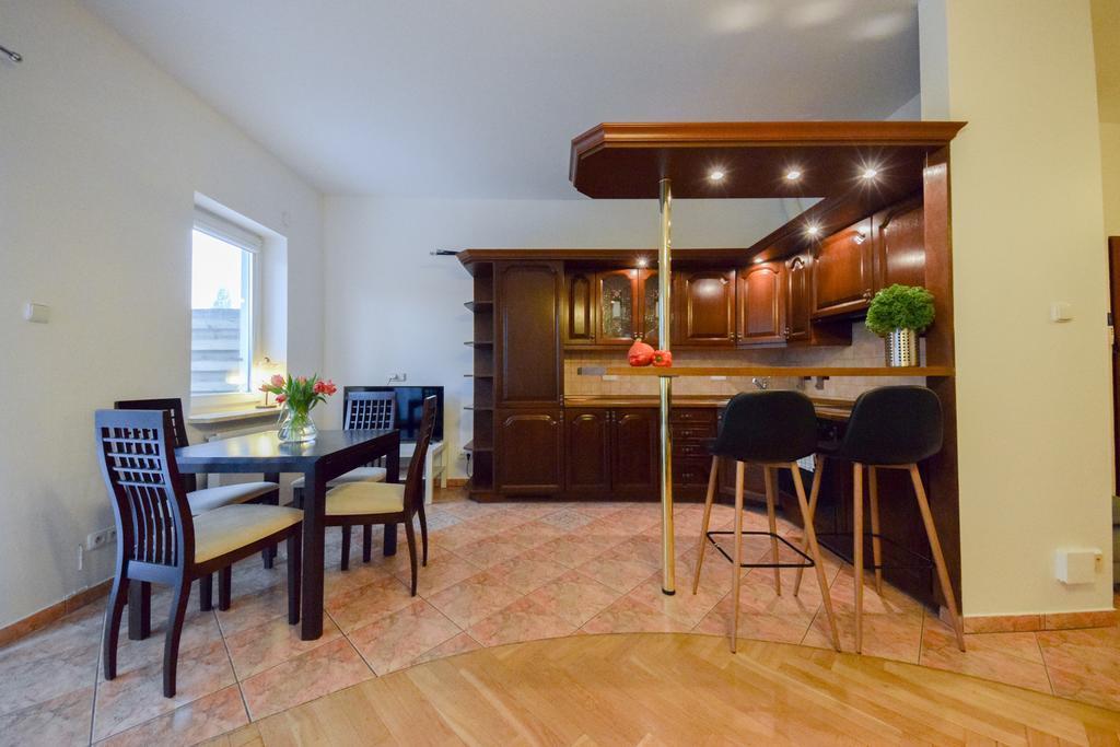 Shortstaypoland Bialobrzeska Varsovie Extérieur photo