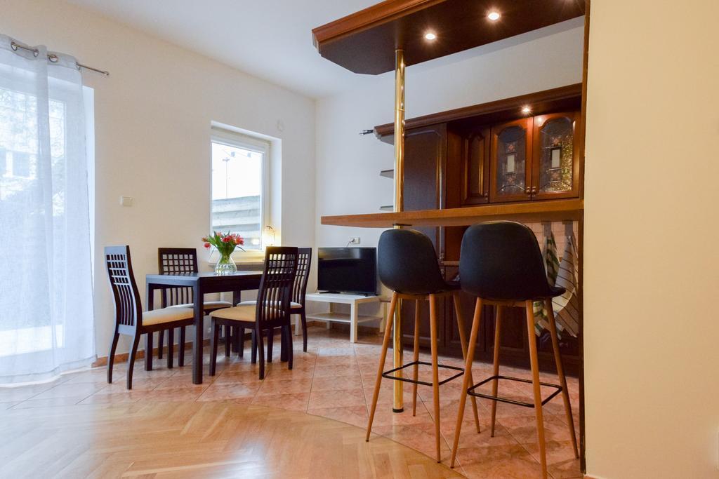 Shortstaypoland Bialobrzeska Varsovie Extérieur photo